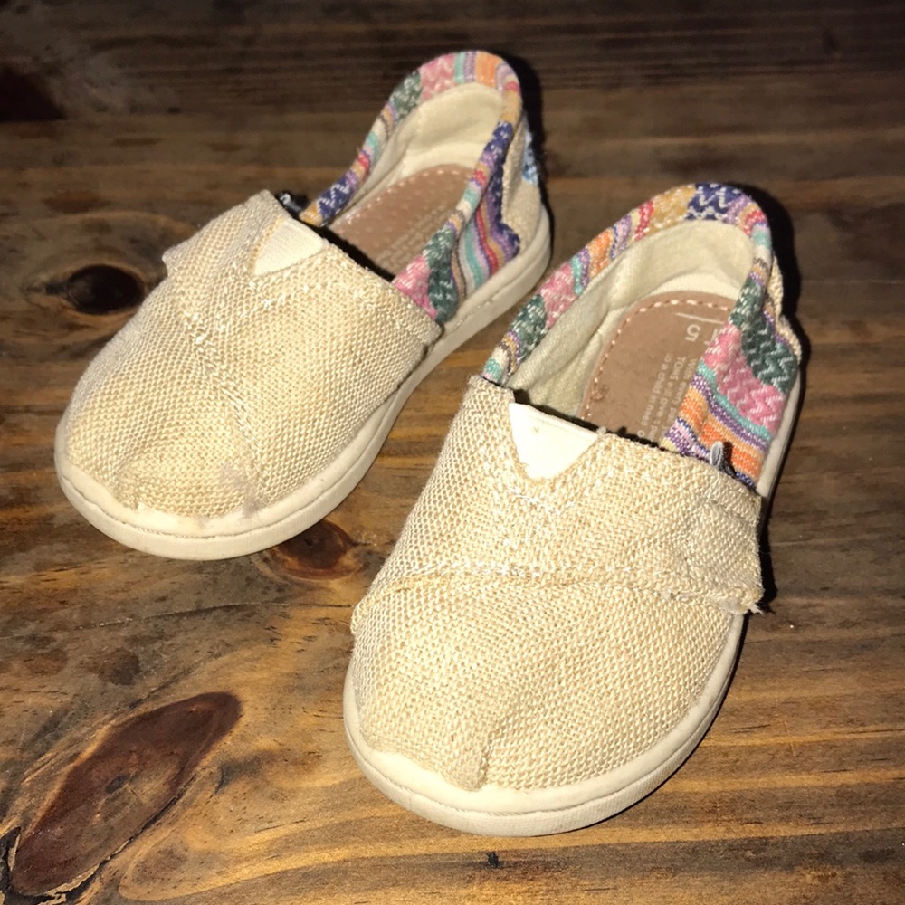 Toms